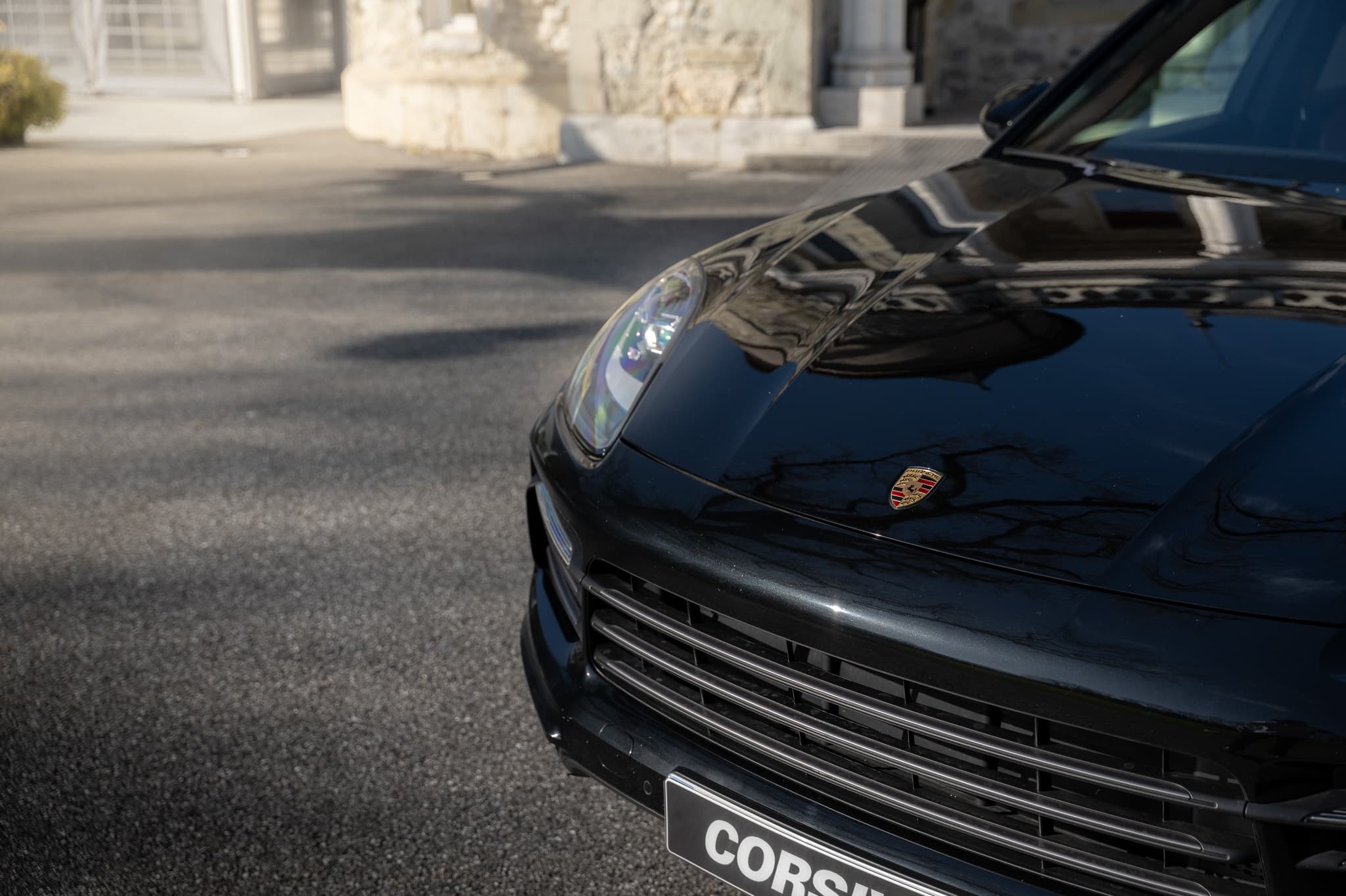 Porsche Cayenne — photo 2