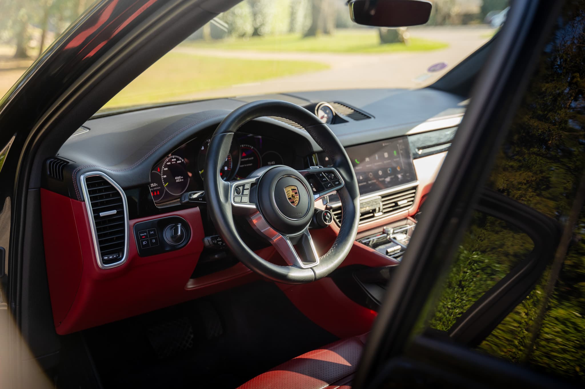 Porsche Cayenne — photo 5