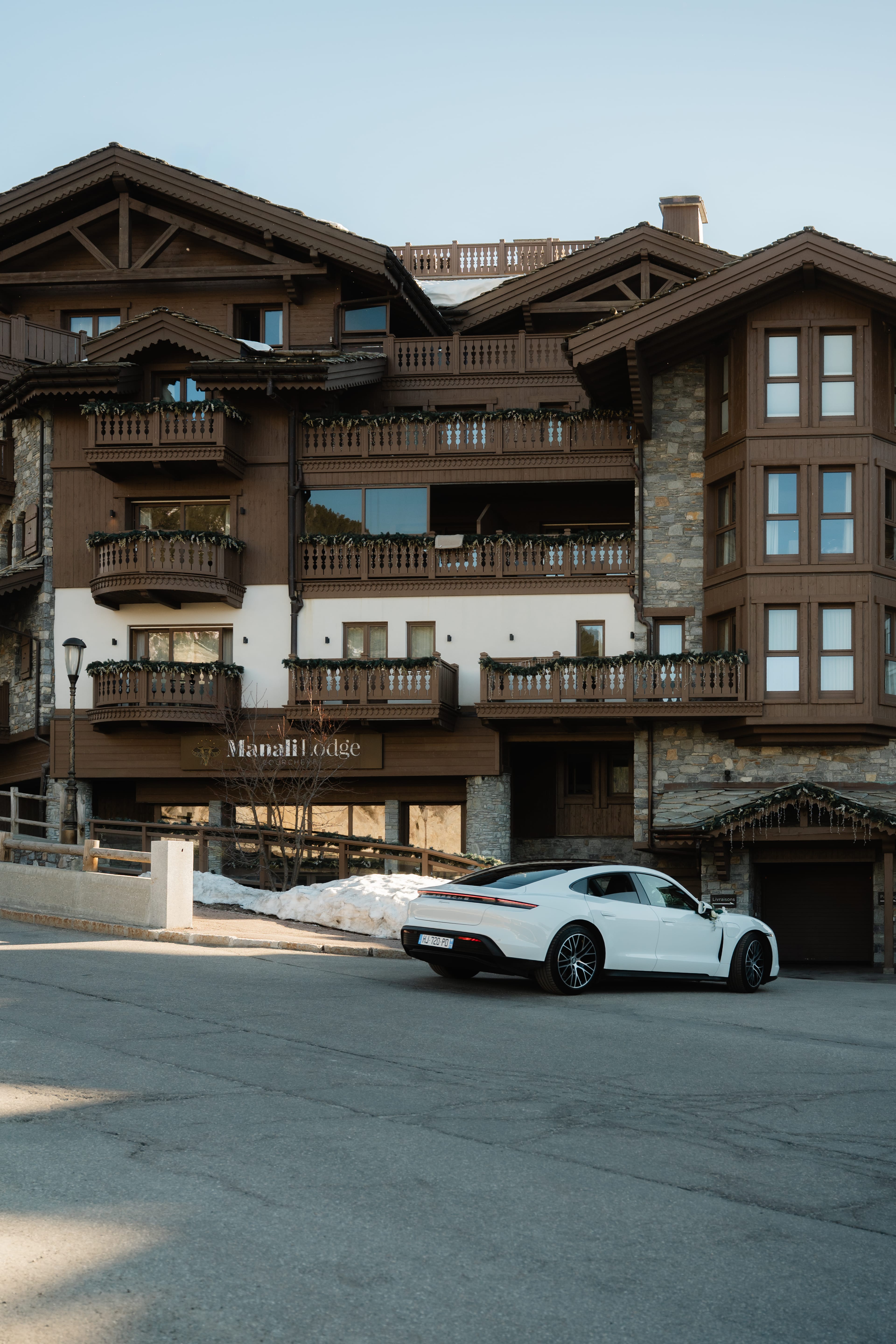 Porsche Taycan photo 2