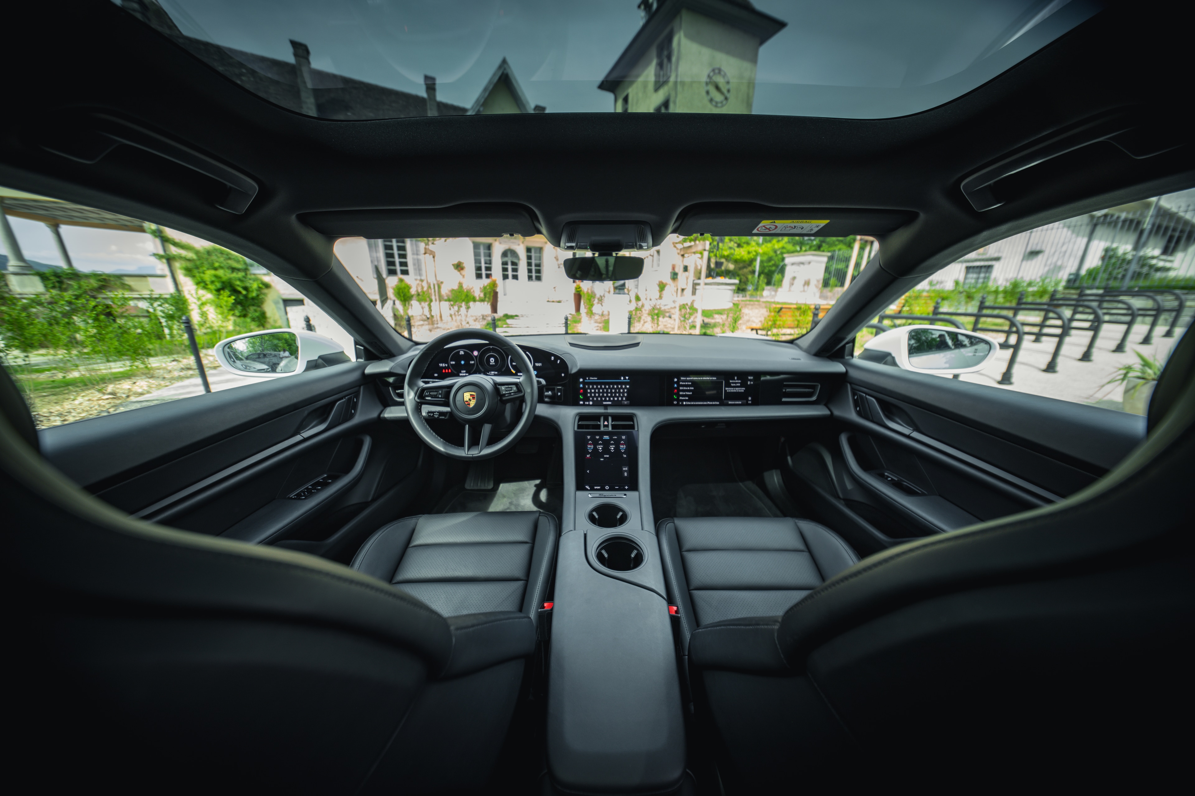 Porsche Taycan photo 5